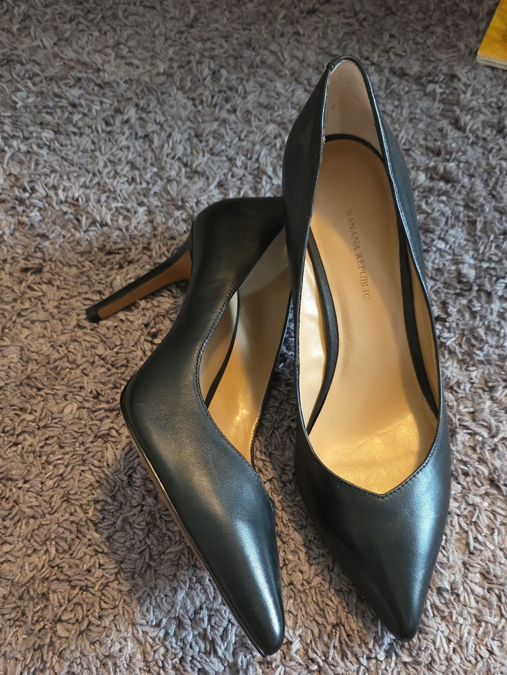 Banana Republic Black Leather Pointed Toe Stiletto Pumps